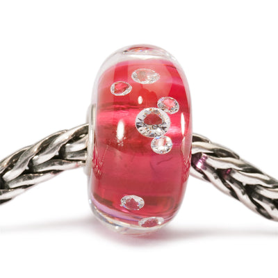The Diamond, Pembe