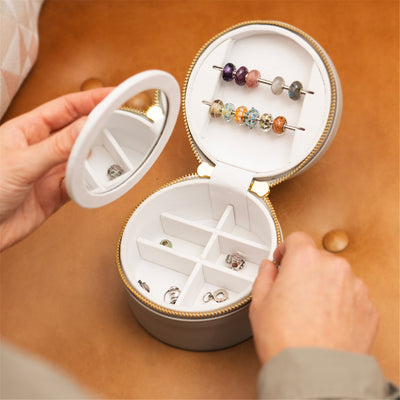 Yuvarlak Mücevher Kutusu, Kum Rengi